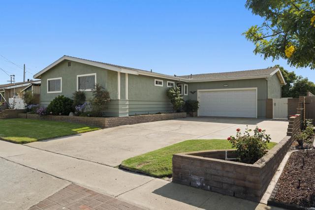 Detail Gallery Image 2 of 43 For 3812 Armstrong St, San Diego,  CA 92111 - 3 Beds | 2 Baths