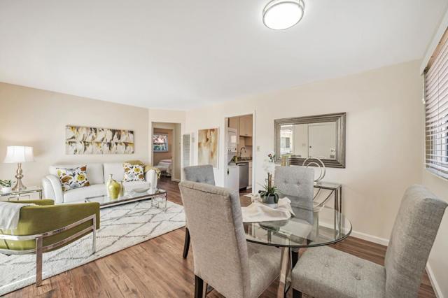 508 Wessex Way, Belmont CA: https://media.crmls.org/mediaz/f1442077-c50c-4cfa-ac12-b2b23e7207dc.jpg