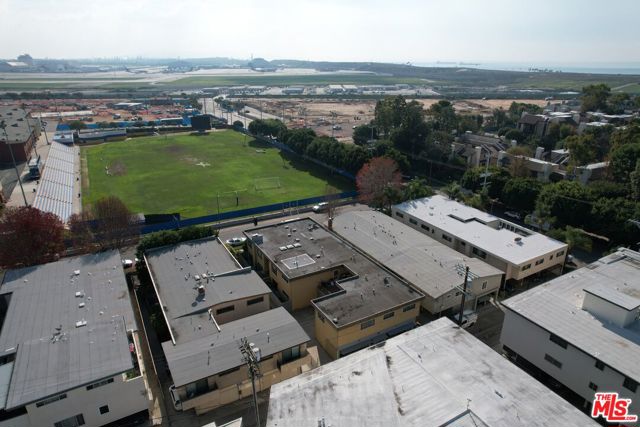 7769 Saint Bernard Street, Playa del Rey CA: https://media.crmls.org/mediaz/f144691f-0984-4d61-831b-ae945b750a07.jpg