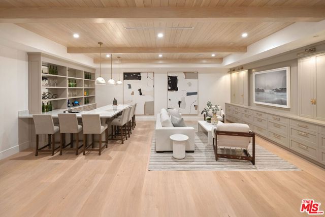 10444 Charing Cross Road, Los Angeles CA: https://media.crmls.org/mediaz/f1455efe-0f9d-4399-a17b-b4200479efb9.jpg