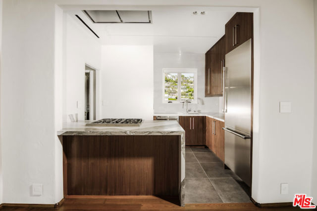 1302 Sweetzer Avenue, West Hollywood CA: https://media.crmls.org/mediaz/f14611d2-9c9d-416a-8586-64efa70bc990.jpg