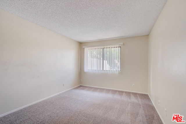 595 MELVILLE Lane photo 7