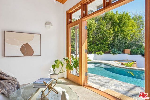 2145 Sunset Crest Drive, Los Angeles CA: https://media.crmls.org/mediaz/f14697ea-aea4-43b5-bde1-08a7c6b71fec.jpg
