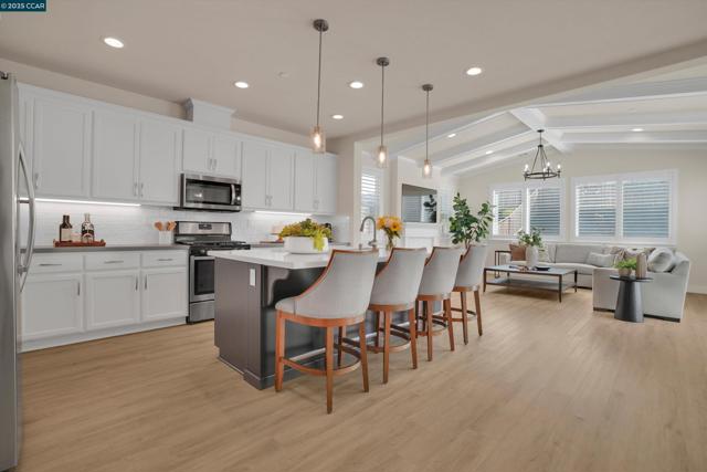 5498 Monte Vista Way, Antioch CA: https://media.crmls.org/mediaz/f1474bda-23e2-490c-aa2b-ad3d6f77e70b.jpg