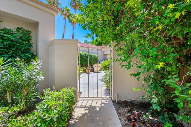 80601 Oak Tree, La Quinta CA: https://media.crmls.org/mediaz/f14791c5-2615-426e-92a5-56874015c892.jpg