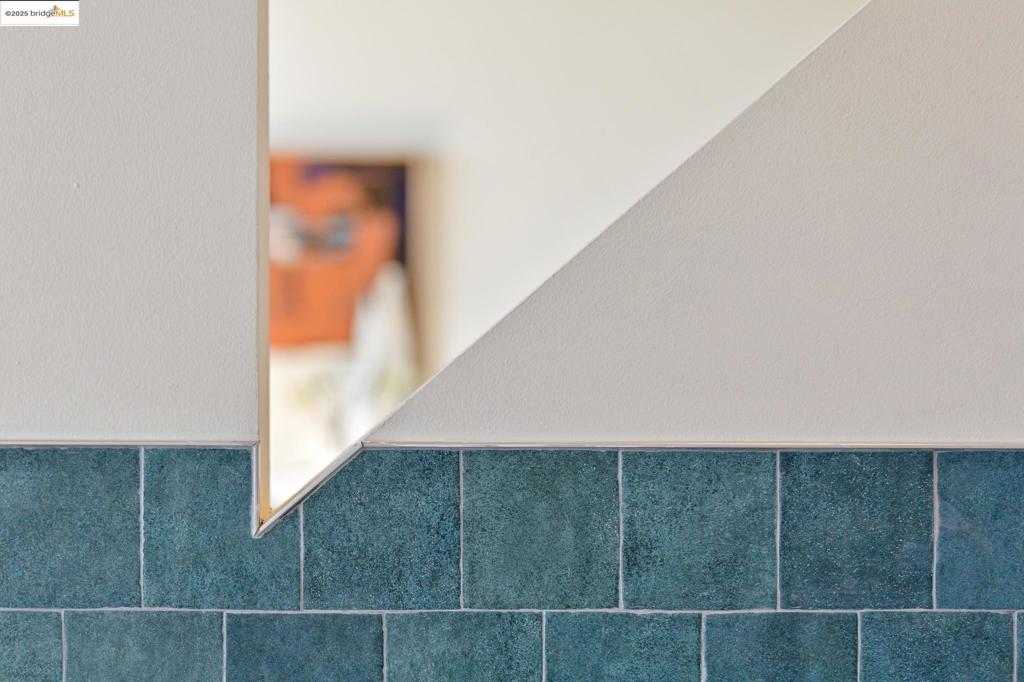 https://media.crmls.org/mediaz/f147a228-46be-47b2-b887-8fbee2691f9a.jpg?preset=X-Large