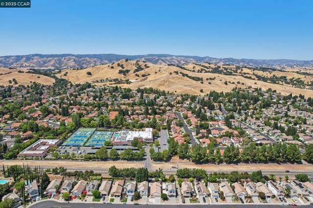 868 Clifton Way, Vacaville CA: https://media.crmls.org/mediaz/f147abc2-ba3f-492b-85b3-1120f6de2bdd.jpg