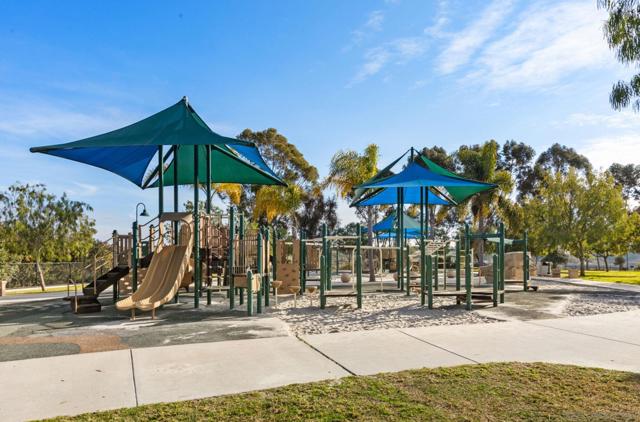 13800 Torrey Del Mar Dr, San Diego CA: https://media.crmls.org/mediaz/f1480e06-f446-4084-8b1d-84497f326692.jpg