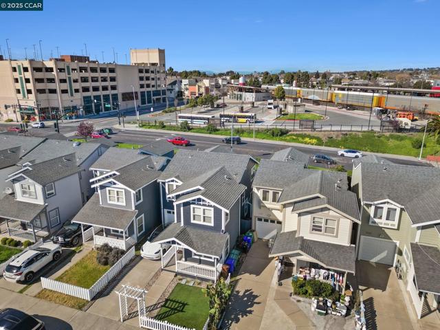 1627 Livingston Ln, Richmond CA: https://media.crmls.org/mediaz/f1488231-9f7a-4837-aafc-b5b1b577a470.jpg