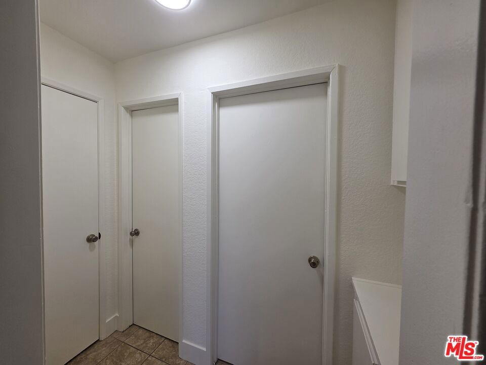 https://media.crmls.org/mediaz/f148836c-5722-48aa-804e-bd27a3570ec6.jpg?preset=X-Large