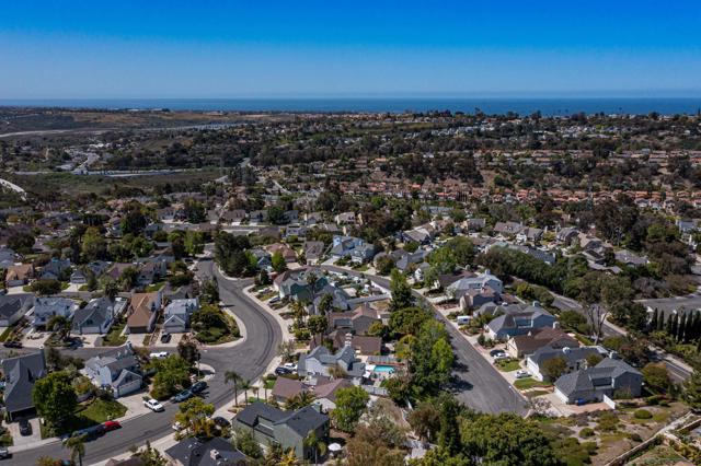 4503 Carnaby, Carlsbad CA: https://media.crmls.org/mediaz/f1492b5a-ce82-480b-a3ad-cad6733b246a.jpg