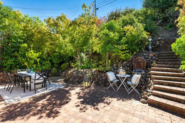 1627 El Verano Way, Belmont CA: https://media.crmls.org/mediaz/f149b9ce-a6fe-4736-a198-ee53a4066ac7.jpg