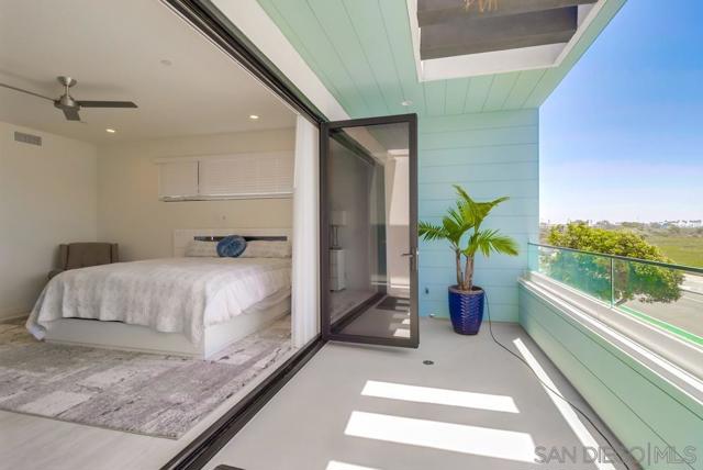 140 Imperial Beach Blvd, Imperial Beach CA: https://media.crmls.org/mediaz/f14aa4e2-66d3-4256-bd23-0c889f00b23b.jpg