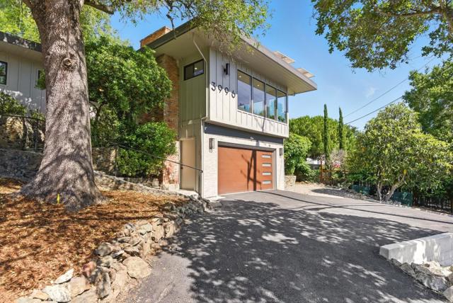 3996 Jefferson Avenue, Redwood City CA: https://media.crmls.org/mediaz/f14b08fb-8548-4528-884e-d0fda0c175de.jpg
