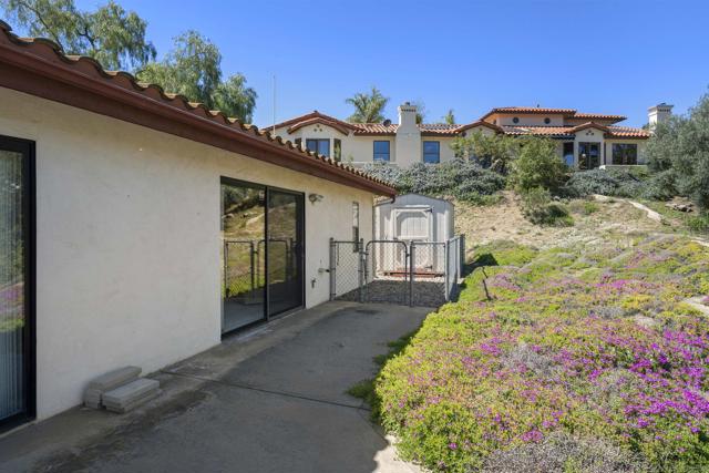 15519 Calistoga Dr., Ramona CA: https://media.crmls.org/mediaz/f14b1e38-2a44-4385-ba84-e1edc6cd12eb.jpg