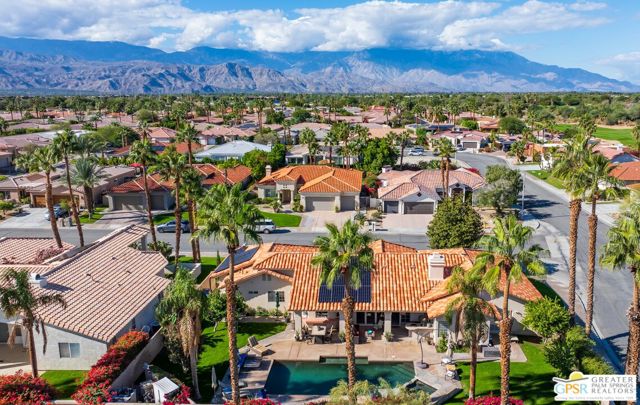 38610 Desert Mirage Drive, Palm Desert CA: https://media.crmls.org/mediaz/f14b617f-968a-4f48-94b2-dba8041aa5ef.jpg