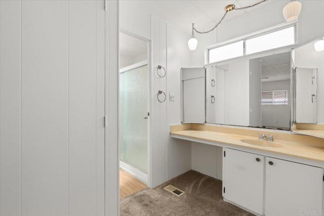 1286 Discovery Street, San Marcos CA: https://media.crmls.org/mediaz/f14baf9f-9e67-409a-8e51-f0c4e810b296.jpg