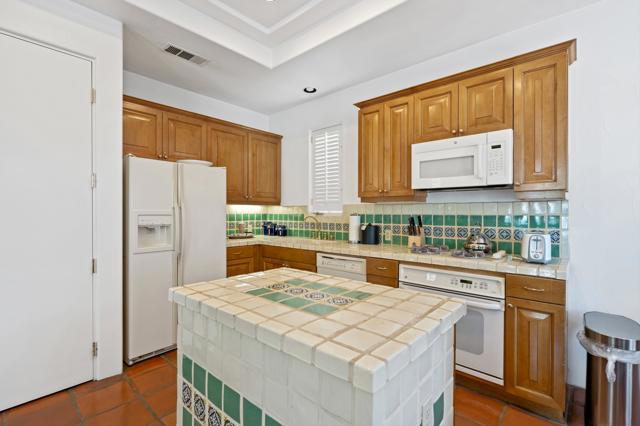 77500 Vista Flora, La Quinta CA: https://media.crmls.org/mediaz/f14bbc23-56d2-4506-81a9-8e670ebb8591.jpg