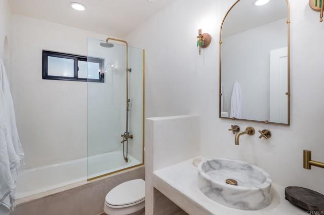 Image 29 of 41 For 1890 Basswood Avenue