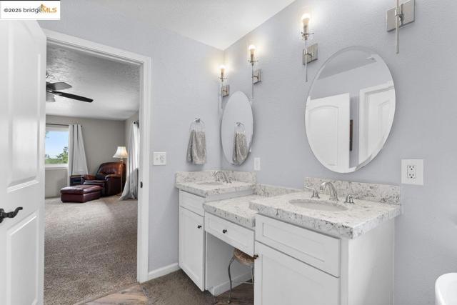 Image 31 of 36 For 15086 Vista Knolls