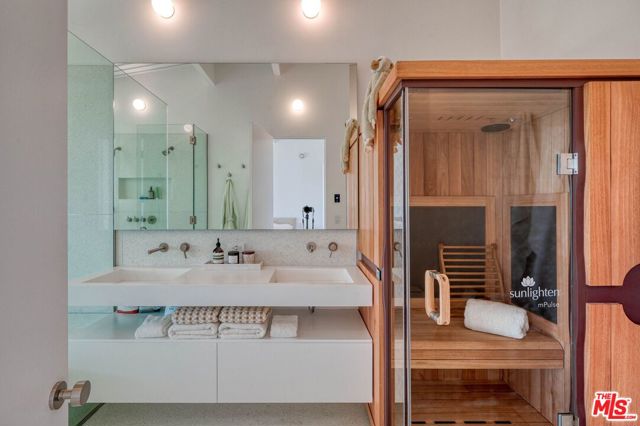 2262 Stradella Road, Los Angeles CA: https://media.crmls.org/mediaz/f14c9779-0cad-4880-8061-87e63905fc4b.jpg