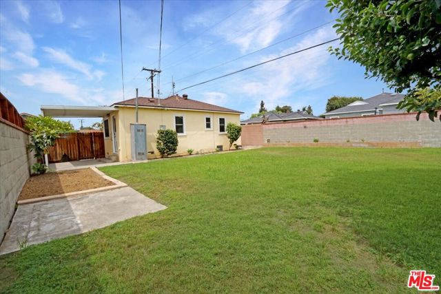 8151 Vista Del Rosa Street, Downey CA: https://media.crmls.org/mediaz/f14c9bf5-7272-41ca-a887-cc44a7520297.jpg