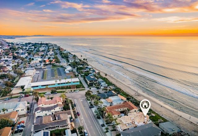538 4th St, Encinitas CA: https://media.crmls.org/mediaz/f14cb3d9-9204-4863-ad1f-cdd12d766b5c.jpg