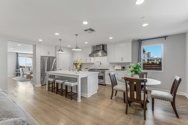 Detail Gallery Image 9 of 46 For 759 via Cielito, Ventura,  CA 93003 - 4 Beds | 4 Baths