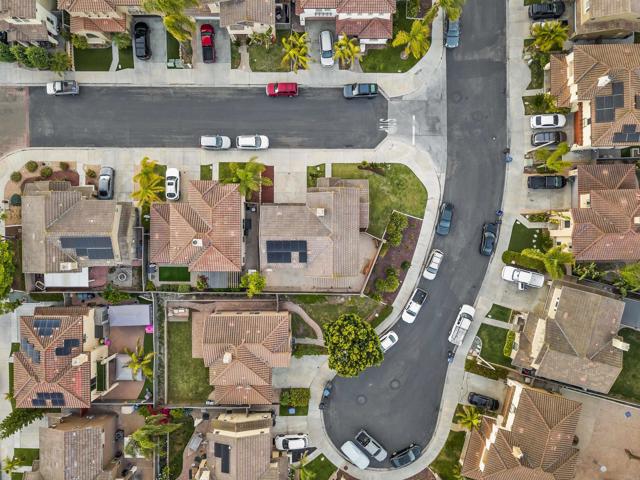 2194 Honeybee Street, Chula Vista CA: https://media.crmls.org/mediaz/f14e20ca-7f1b-4064-aca2-0a0917bf9588.jpg