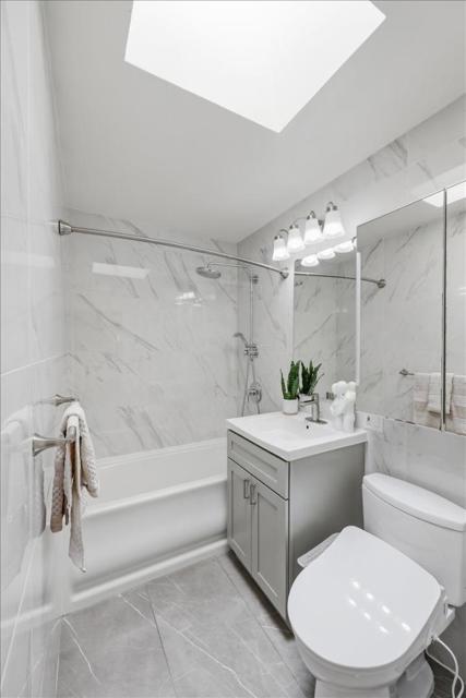 1019 Riverton Drive, San Carlos CA: https://media.crmls.org/mediaz/f14e31cd-b5f3-416a-8420-6e05d63a9db2.jpg