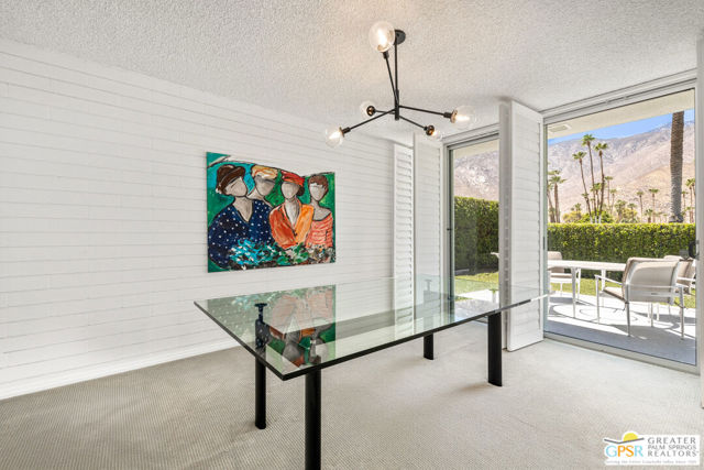 2723 S Kings Road, Palm Springs CA: https://media.crmls.org/mediaz/f14e3b46-6e5e-4193-a4a5-752df3666897.jpg