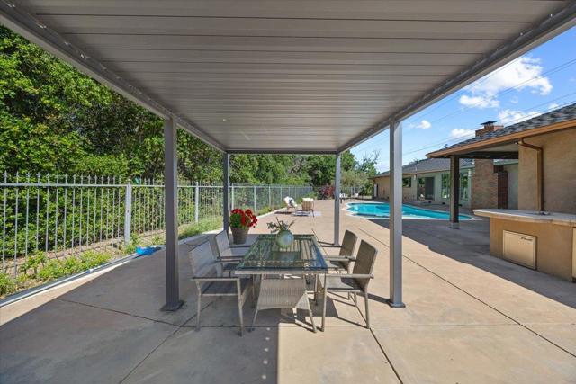 20811 Norada Court, Saratoga CA: https://media.crmls.org/mediaz/f1505549-50ee-431f-8565-4b1b5f1d988b.jpg