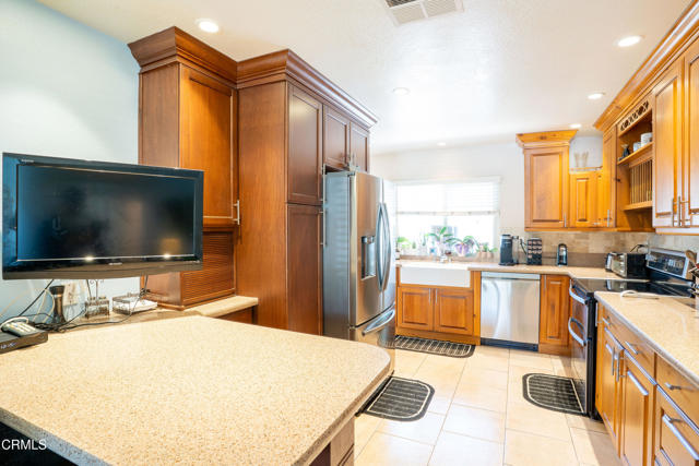 31123 Village 31, Camarillo CA: https://media.crmls.org/mediaz/f1507a27-dbb6-4b67-97fd-8f74c02c9356.jpg