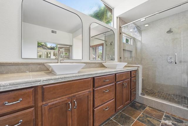 Detail Gallery Image 29 of 59 For 2070 Tiffany Dr, Oceanside,  CA 92056 - 4 Beds | 2/1 Baths