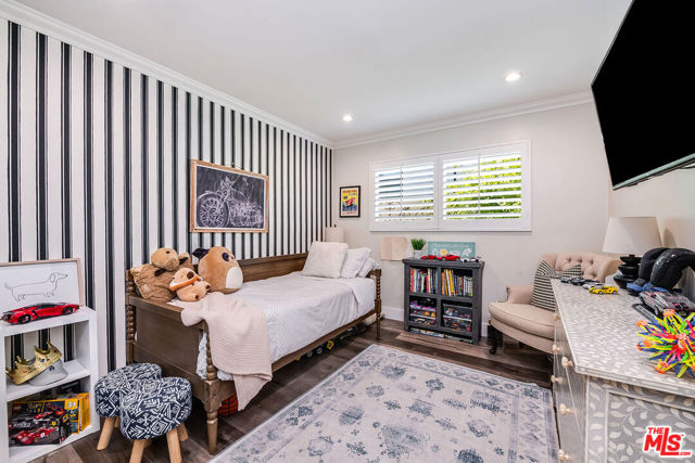4635 Bellflower Avenue, North Hollywood CA: https://media.crmls.org/mediaz/f1514439-6e3a-4edf-b199-6692a4f37d0e.jpg