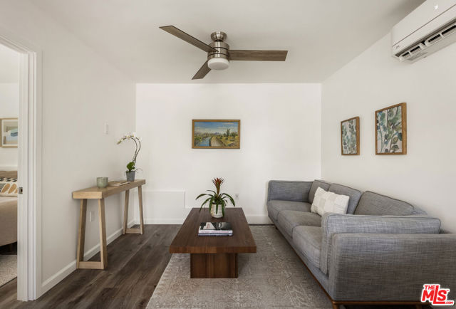 1471 Hill Drive, Los Angeles CA: https://media.crmls.org/mediaz/f151bbee-2781-42eb-8bcb-e608e6fbe8b1.jpg