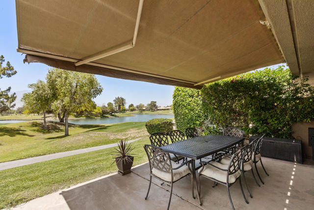 27 Oak Tree Drive, Rancho Mirage CA: https://media.crmls.org/mediaz/f151e311-9c8d-4612-b7ac-ee24dffe2f90.jpg