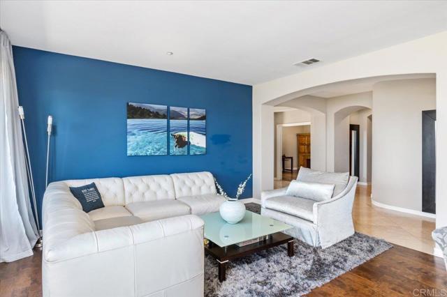 31662 Orange Blossom Ct, Valley Center CA: https://media.crmls.org/mediaz/f15272ed-502f-42aa-ba95-0e600a953cdd.jpg
