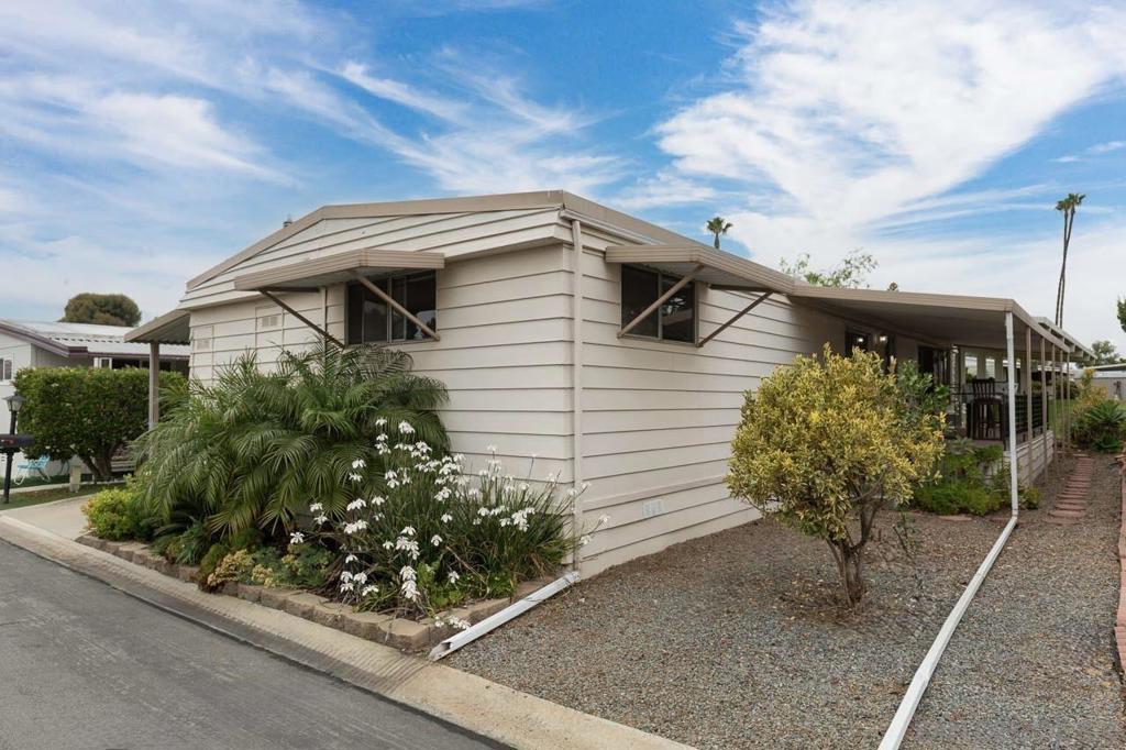 1219 E Barham Dr Spc 106