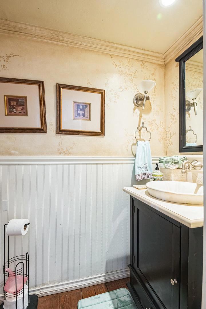 https://media.crmls.org/mediaz/f152e703-68e6-4916-96d9-c1d19be31938.jpg?preset=X-Large
