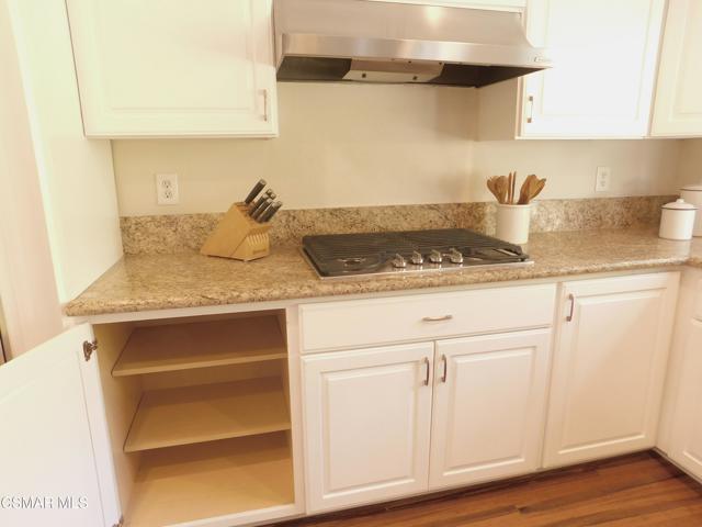 467 Sundance Street, Thousand Oaks CA: https://media.crmls.org/mediaz/f1539a0c-5f1d-4e8c-8f3a-e99b0bf52e8b.jpg