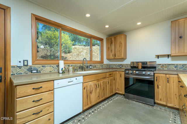 Detail Gallery Image 19 of 75 For 11461 Riverwood Dr, Sunland,  CA 91040 - 3 Beds | 2 Baths