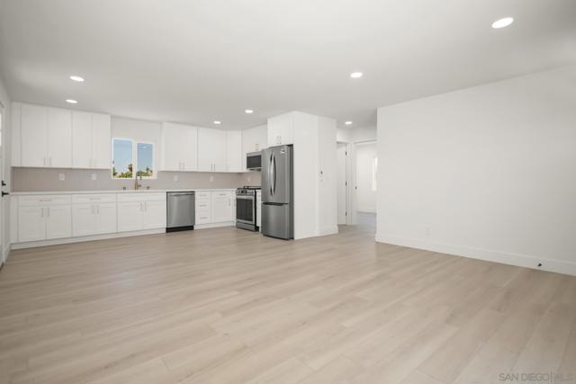 760 Florence St, Imperial Beach CA: https://media.crmls.org/mediaz/f1542357-4628-4761-8d31-2444255e140a.jpg