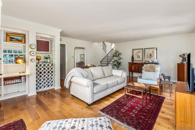 27126 Mariscal Ln, Mission Viejo CA: https://media.crmls.org/mediaz/f154a1c9-34fb-434a-a7a9-43580a152c27.jpg
