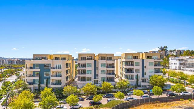 2400 Community Ln, San Diego CA: https://media.crmls.org/mediaz/f15532b1-5792-4d44-90e4-3b1f67fab4b7.jpg