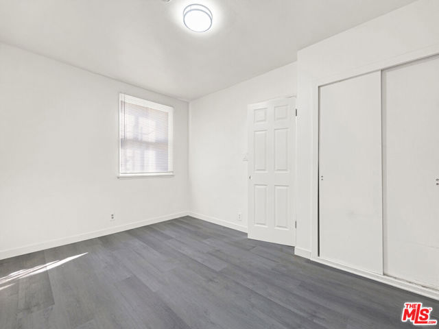 1200 S Citrus Avenue, Los Angeles CA: https://media.crmls.org/mediaz/f1553842-55a5-4b41-b4f6-5fb58c1e8489.jpg
