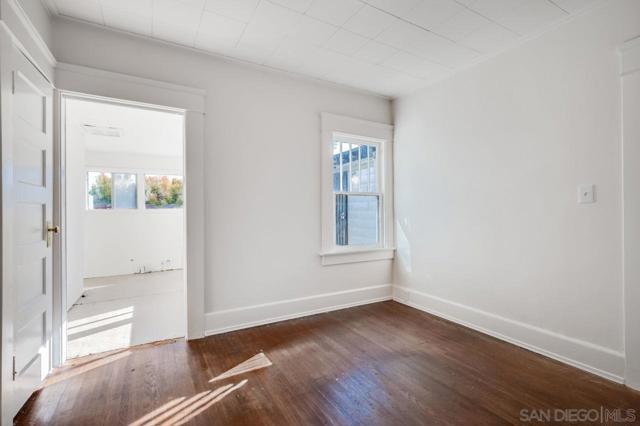 3711 29th St, San Diego CA: https://media.crmls.org/mediaz/f1559348-eac2-4902-9c06-8caa7cebba87.jpg