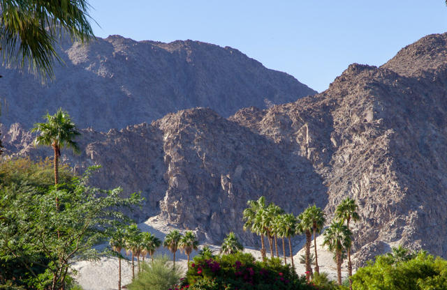 48145 Paso Tiempo Lane, La Quinta CA: https://media.crmls.org/mediaz/f155c39b-dfa0-4459-9e8d-234d52e03298.jpg