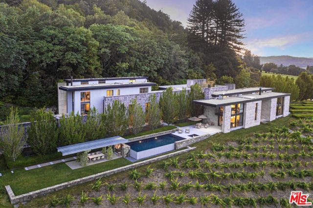 7596 Sonoma Mountain Road,  CA: https://media.crmls.org/mediaz/f15637a2-3ae9-475a-b3de-e53be879fc4c.jpg