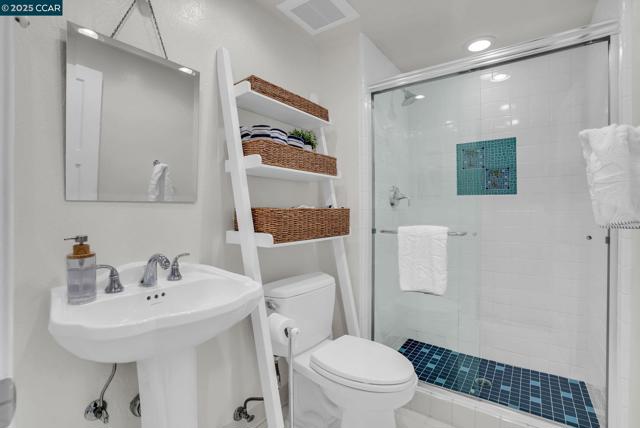 102 Monasterio Ct, San Ramon CA: https://media.crmls.org/mediaz/f156733c-6f56-4407-9984-f123d57dd7fe.jpg